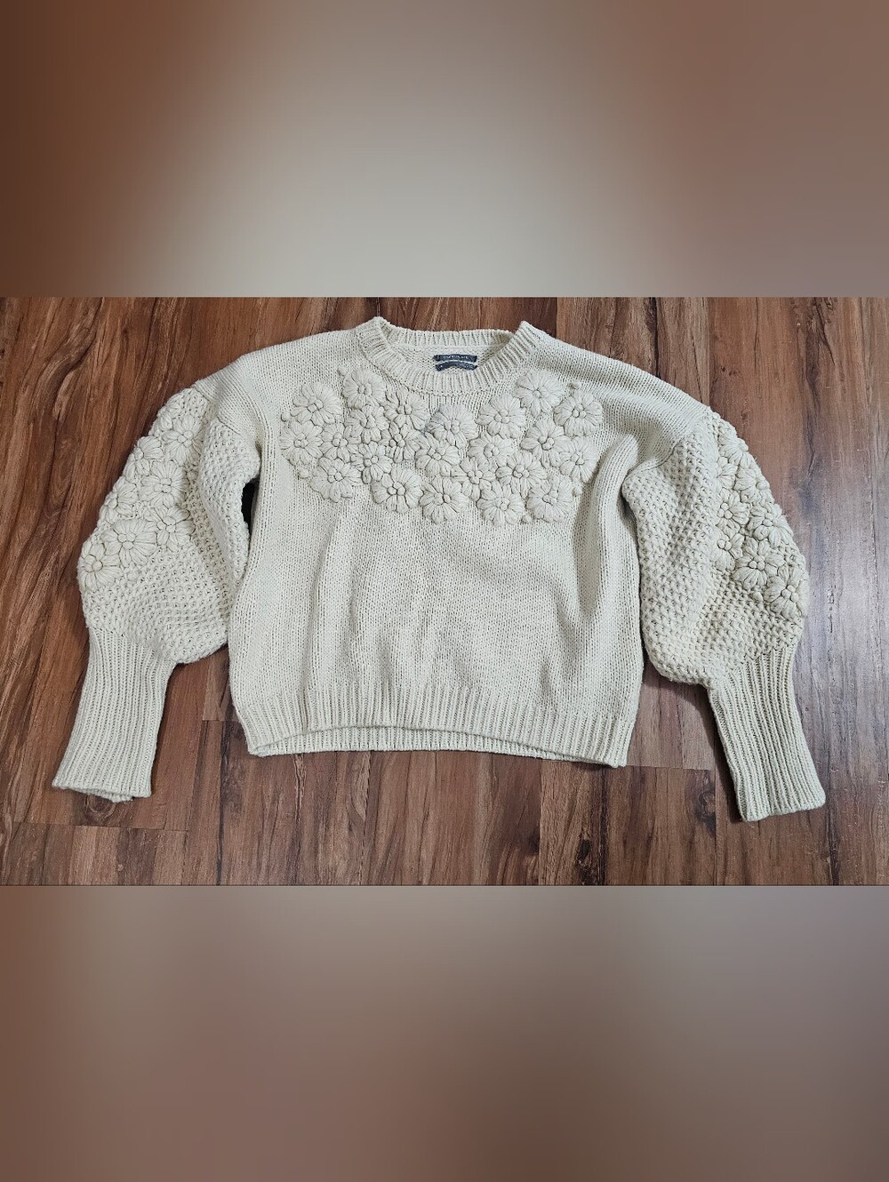 Anthropologie XS Floral Applique Cream Women's Cropped Sweater